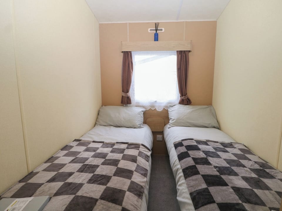 2 bedrooms, individually decorated, individually furnished, free WiFi
