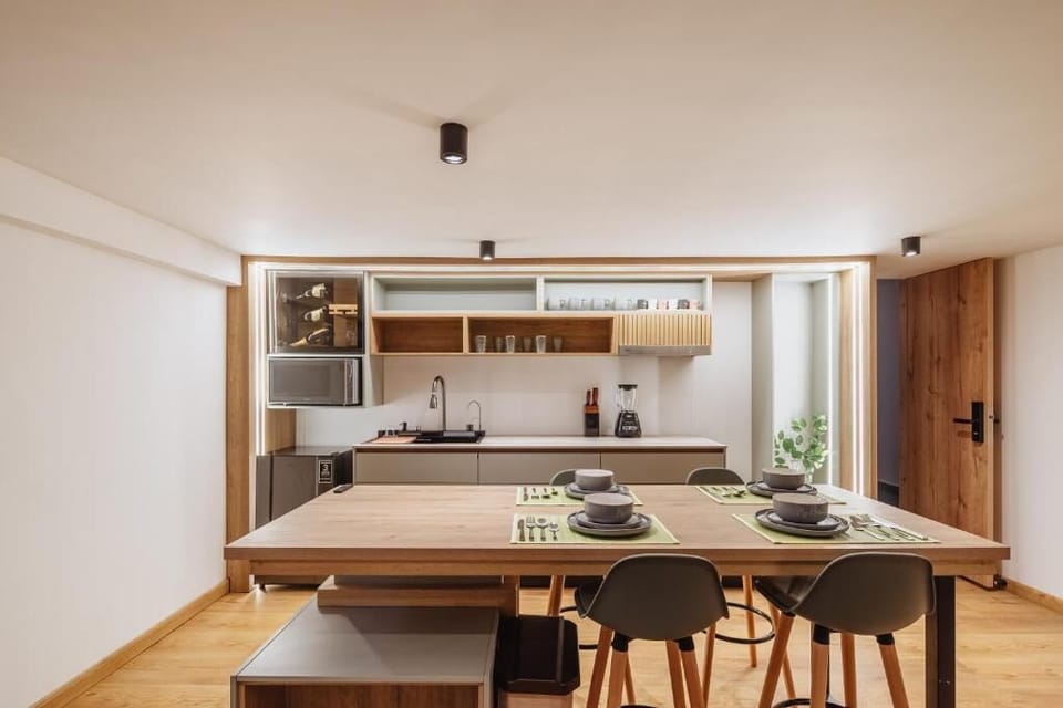 Deluxe Suite, Hot Tub | Private kitchen