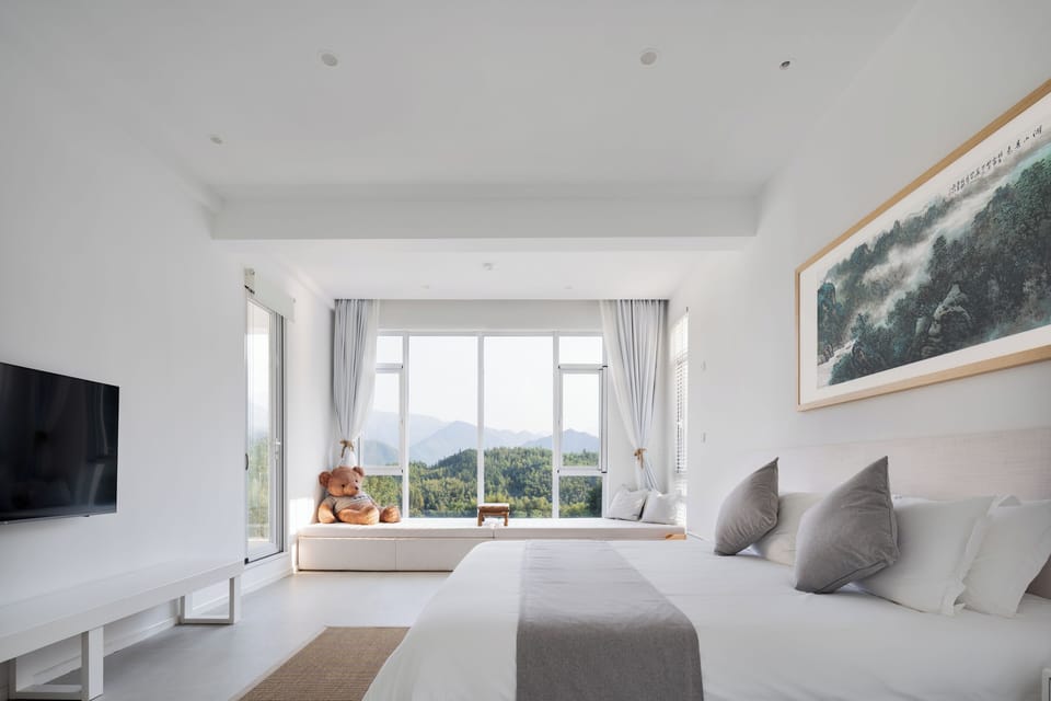 Grand Triple Room, Hill View | Premium bedding, down comforters, individually decorated