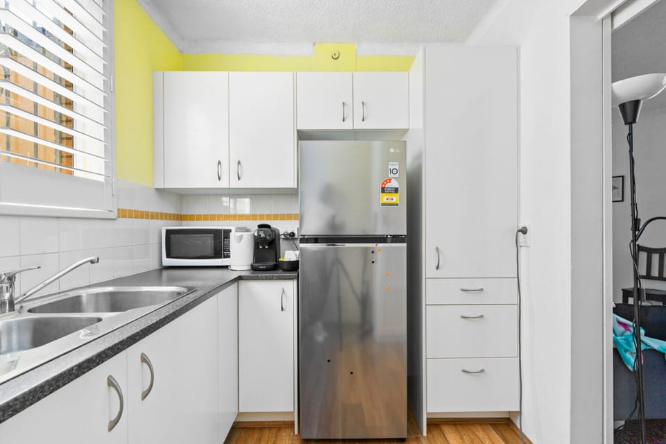 House | Private kitchen | Fridge, microwave, oven, stovetop