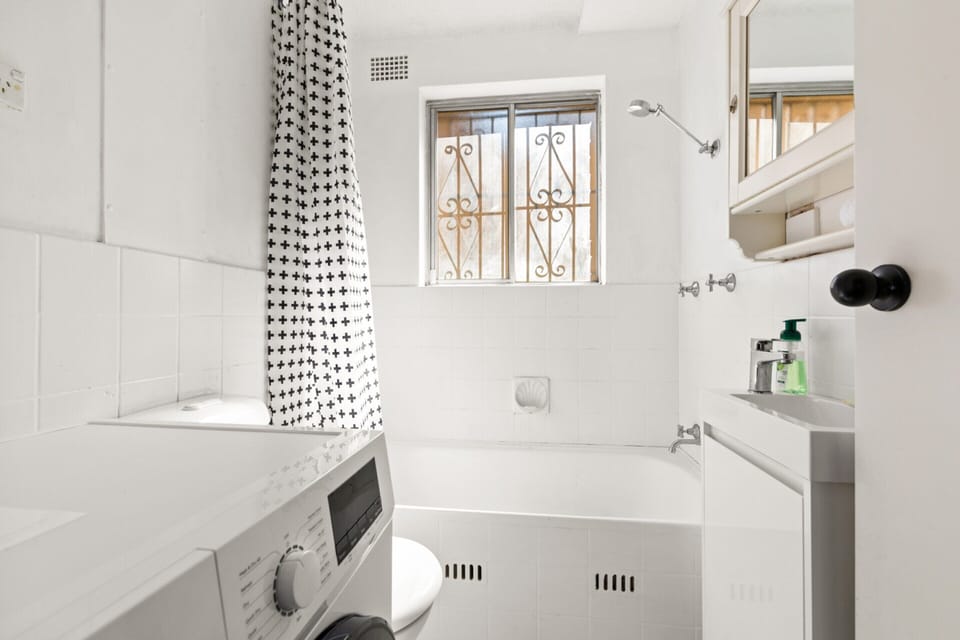 Convenient Studio in Trendy Inner-city Suburb Apartment in Surry Hills