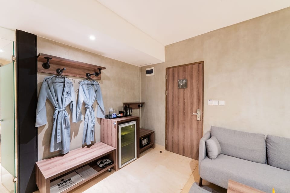 Stark Grand Deluxe Room | Desk, laptop workspace, free WiFi