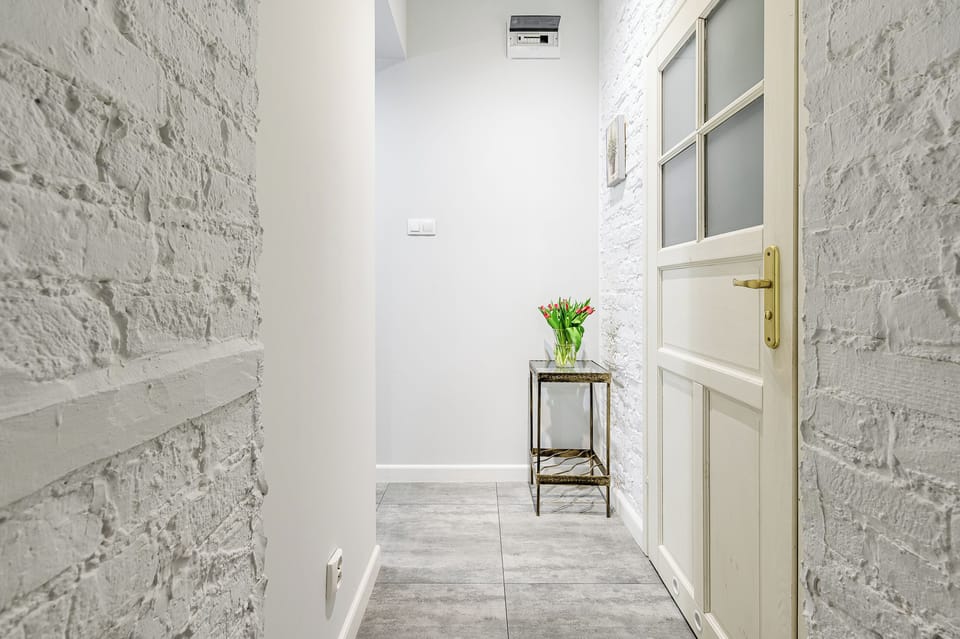 Comfort Apartment, Courtyard View | Laptop workspace, blackout drapes, iron/ironing board, cribs (surcharge)