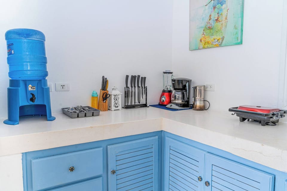 Villa, 6 Bedrooms, Smoking, Private Pool | Private kitchen
