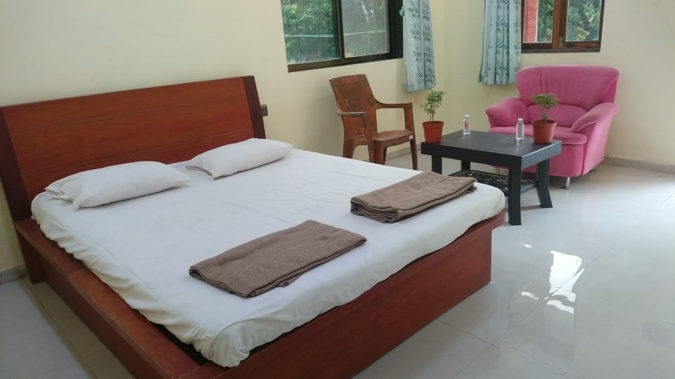 Deluxe Double Room | Free WiFi, bed sheets