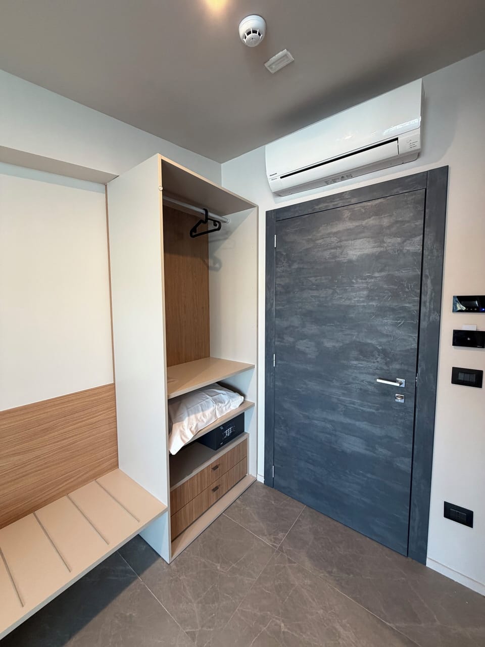 Comfort Twin Room, City View | In-room safe, desk, soundproofing, WiFi (free)