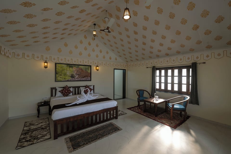 Luxury Double Room | Laptop workspace, WiFi (free)