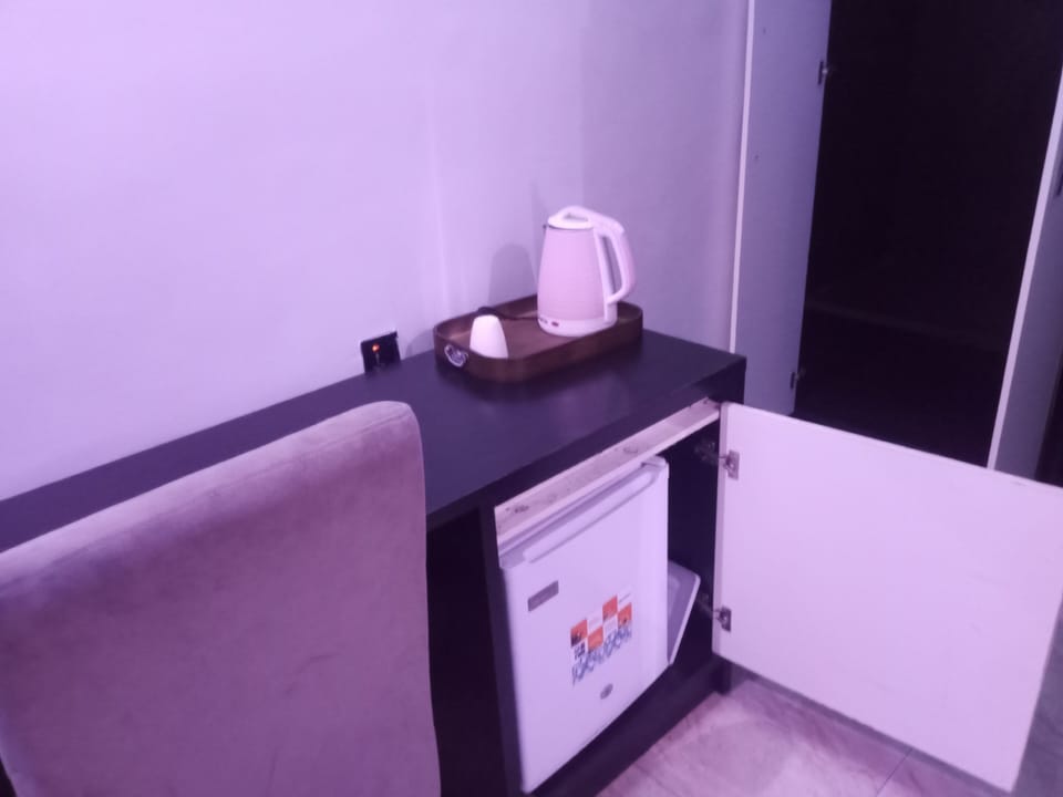 Deluxe Double or Twin Room | Individually decorated, individually furnished, desk, laptop workspace