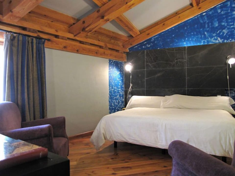 Double or Twin Room, Mountain View | Desk, blackout drapes, rollaway beds, free WiFi