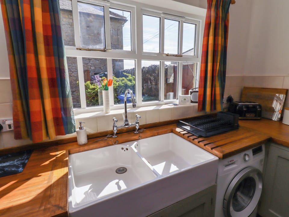 Cottage | Private kitchen | Cookware/dishes/utensils