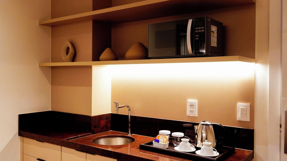 Standard Room, 2 Twin Beds | Private kitchen