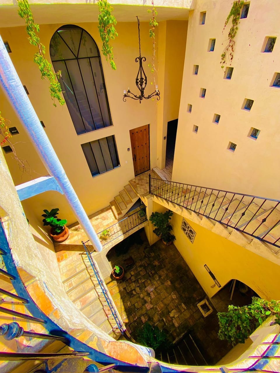 Grand Studio Suite, Balcony, City View | Terrace/patio