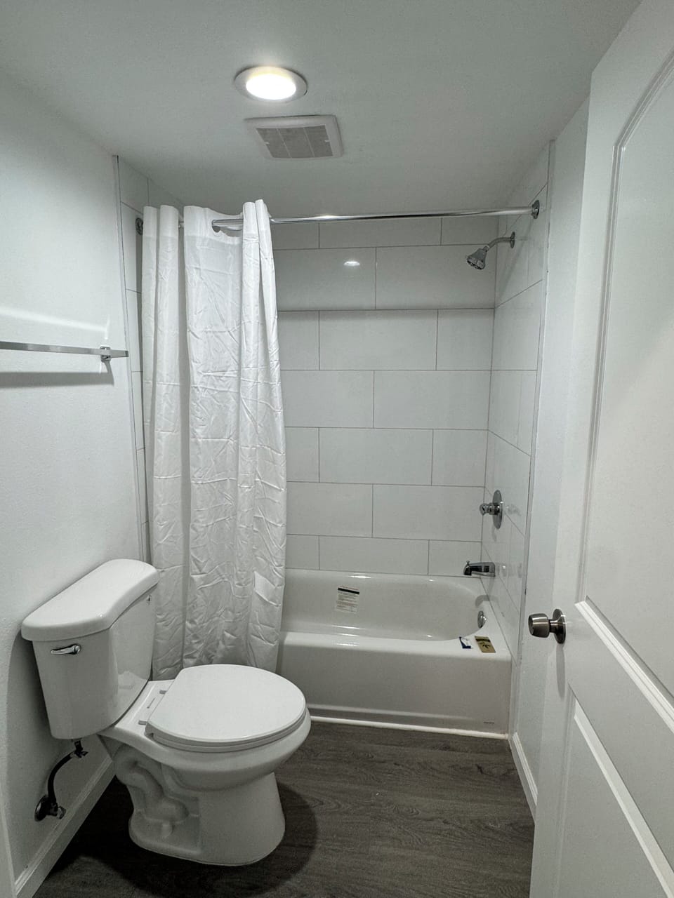 Towels, soap, shampoo, toilet paper