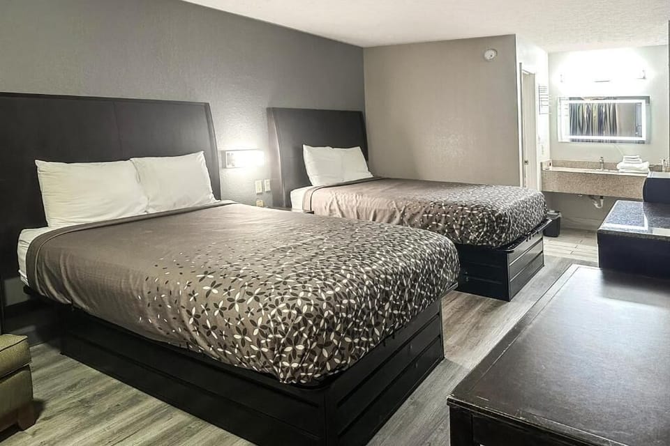 Minibar, desk, iron/ironing board, free WiFi