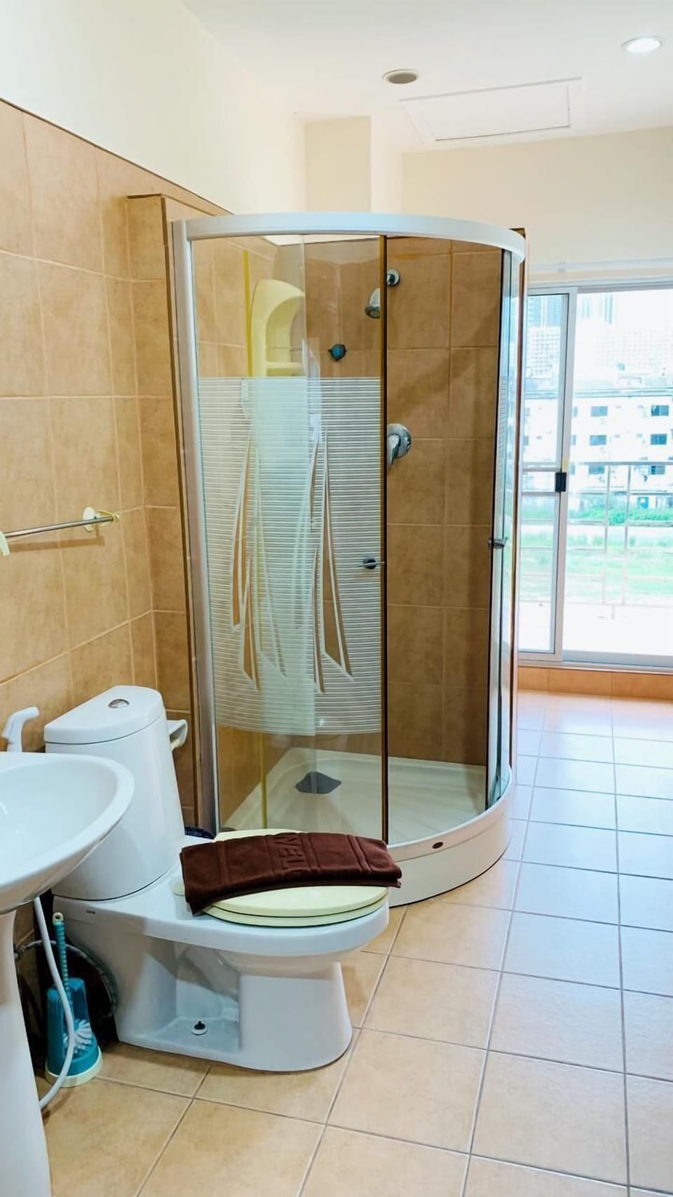 Studio Suite, Balcony, Partial Sea View | Bathroom | Towels, soap, shampoo, toilet paper