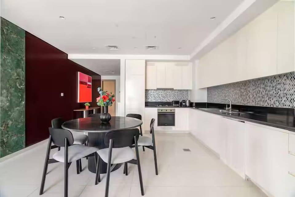 Comfort Apartment, City View | In-room dining