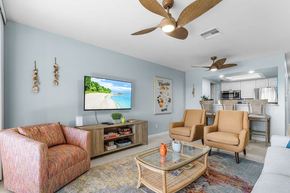 Condo, 1 Bedroom | Living area | Smart TV