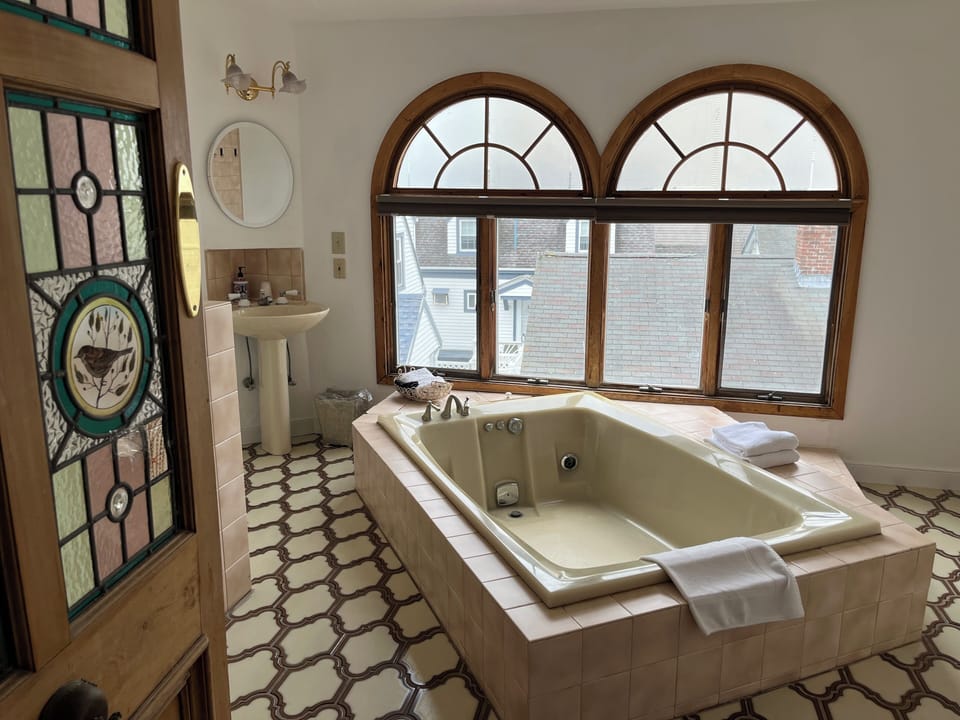 Studio Suite, 1 Bedroom, Ocean View | Bathroom | Towels