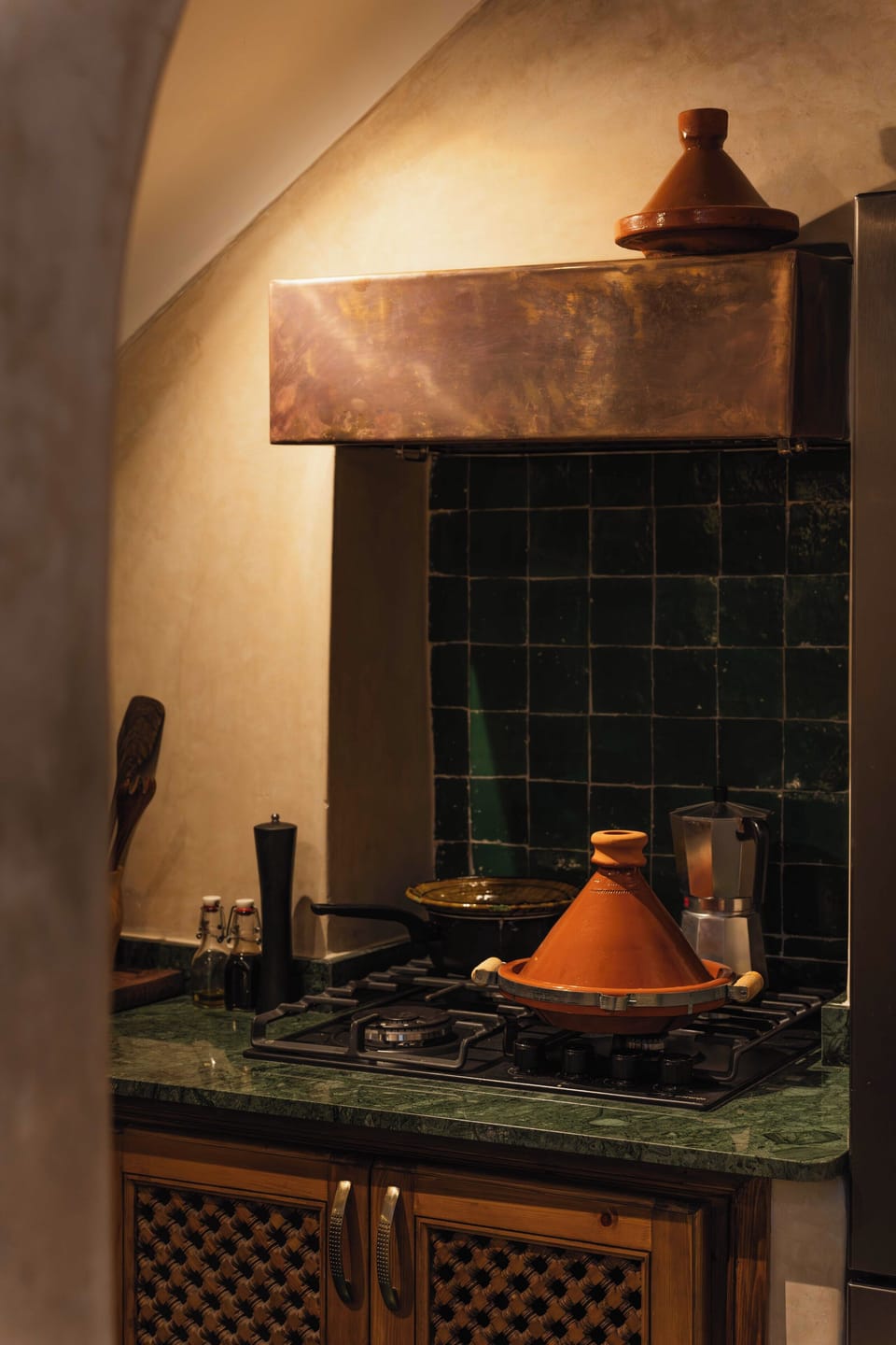 Entire Riad | Shared kitchen | Fridge, stovetop, dishwasher, cookware/dishes/utensils