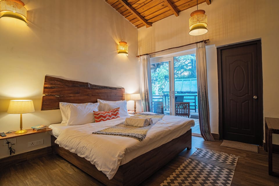 Deluxe Room with Large Private Balcony | Laptop workspace, WiFi