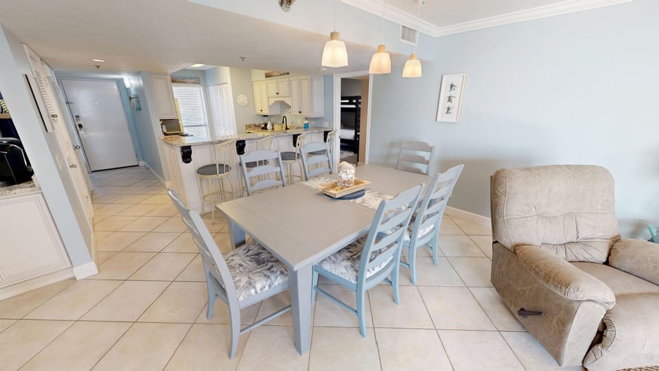 Condo, 3 Bedrooms | Dining