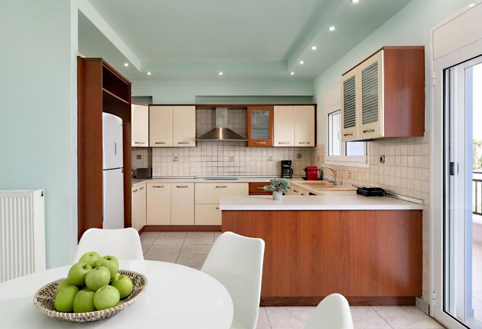 Deluxe Villa, 3 Bedrooms, Balcony, Beach View | Private kitchen