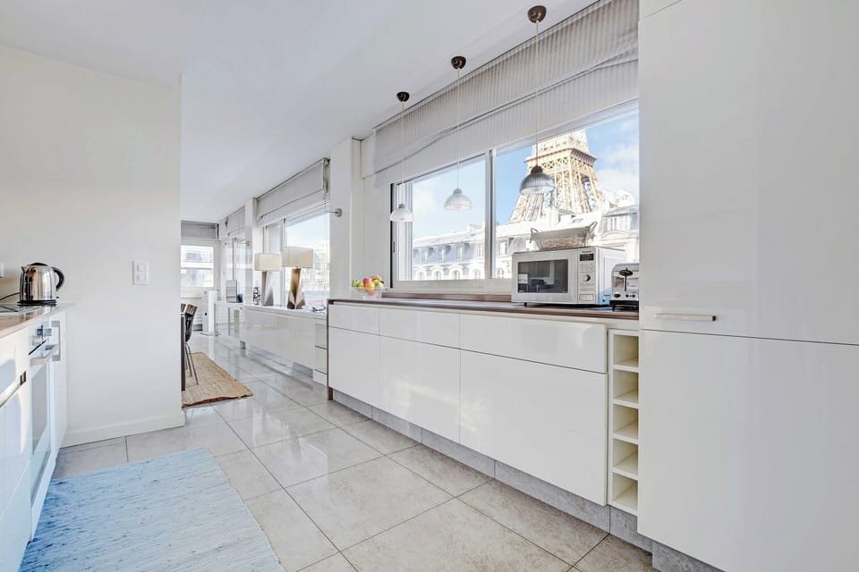 Apartment | Private kitchen | Fridge, microwave, oven, stovetop