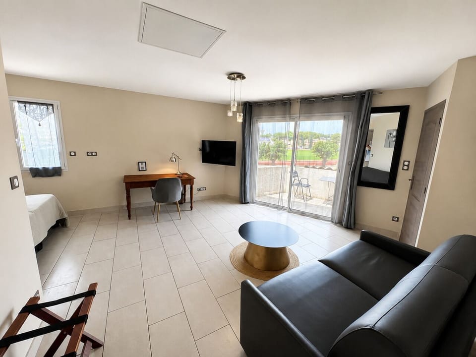 Hôtel Le Saint Germain Hotel in Pézenas
