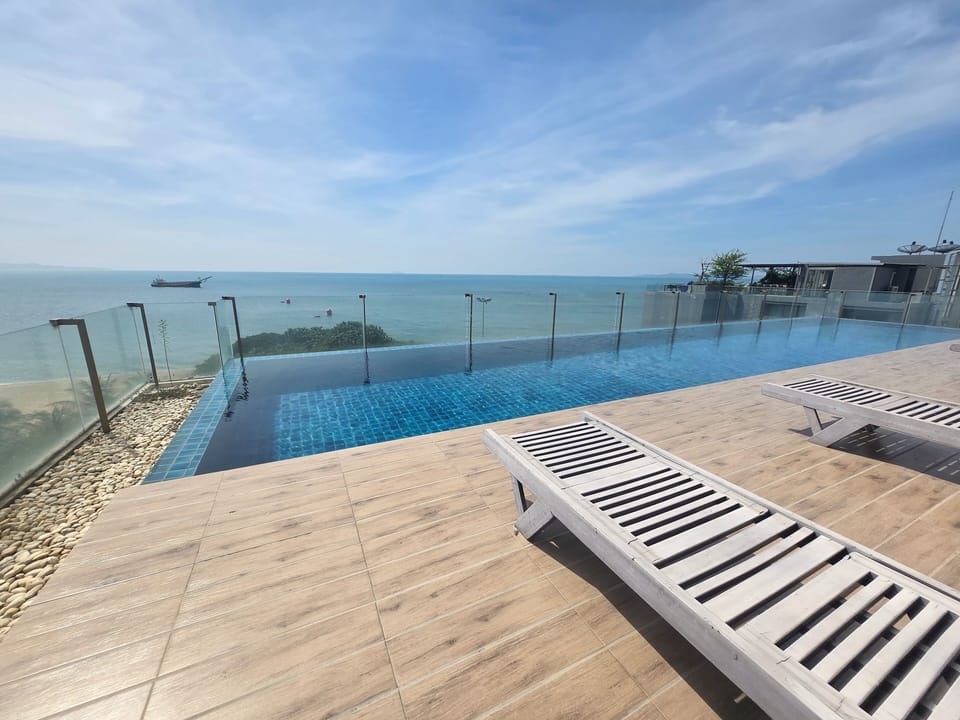 Rooftop pool