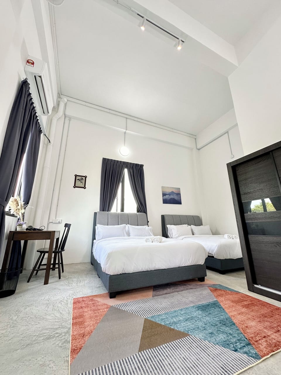 Family Room, Mountain View | Free WiFi