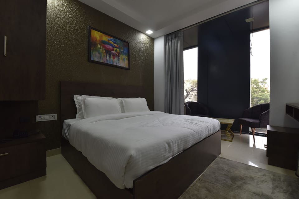 Suite Room | Free WiFi, bed sheets