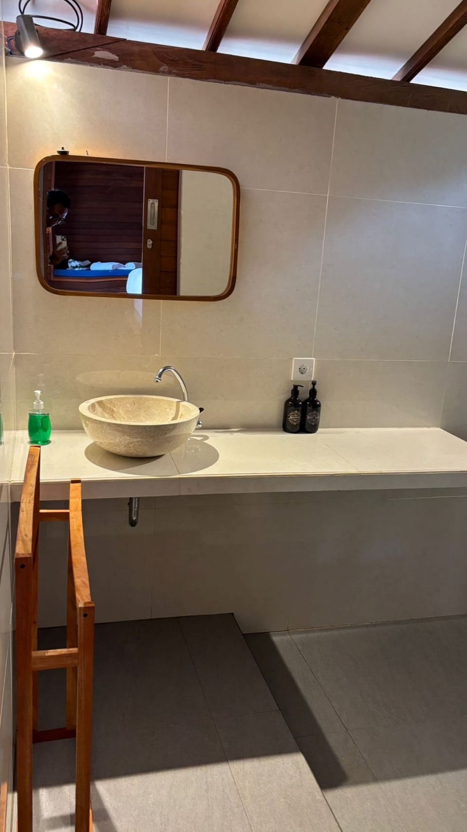 Shower, towels, soap, shampoo