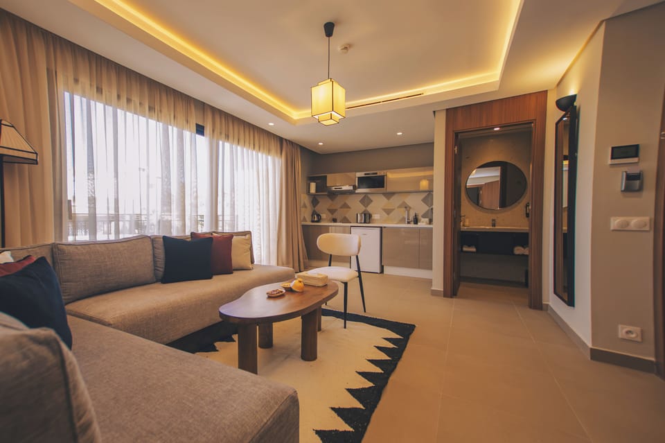 Executive Double or Twin Room | Premium bedding, free cribs/infant beds, free WiFi, bed sheets