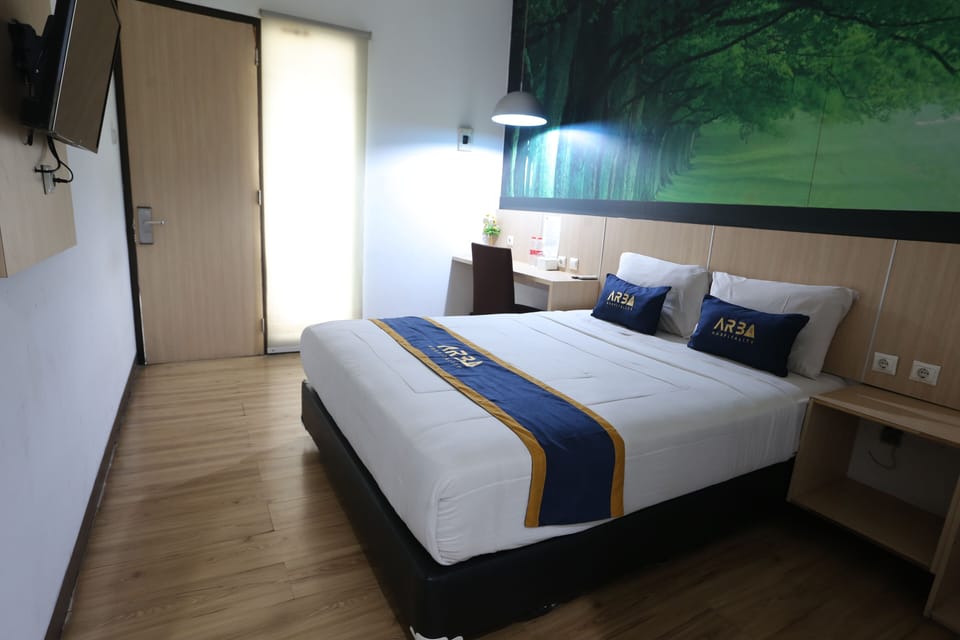 Superior Double Room | Desk, laptop workspace, free WiFi, bed sheets