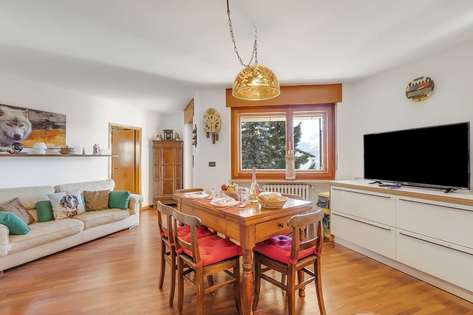 Family Apartment, 2 Bedrooms, Balcony (Appartamento Little Treasure ski in) | Living area