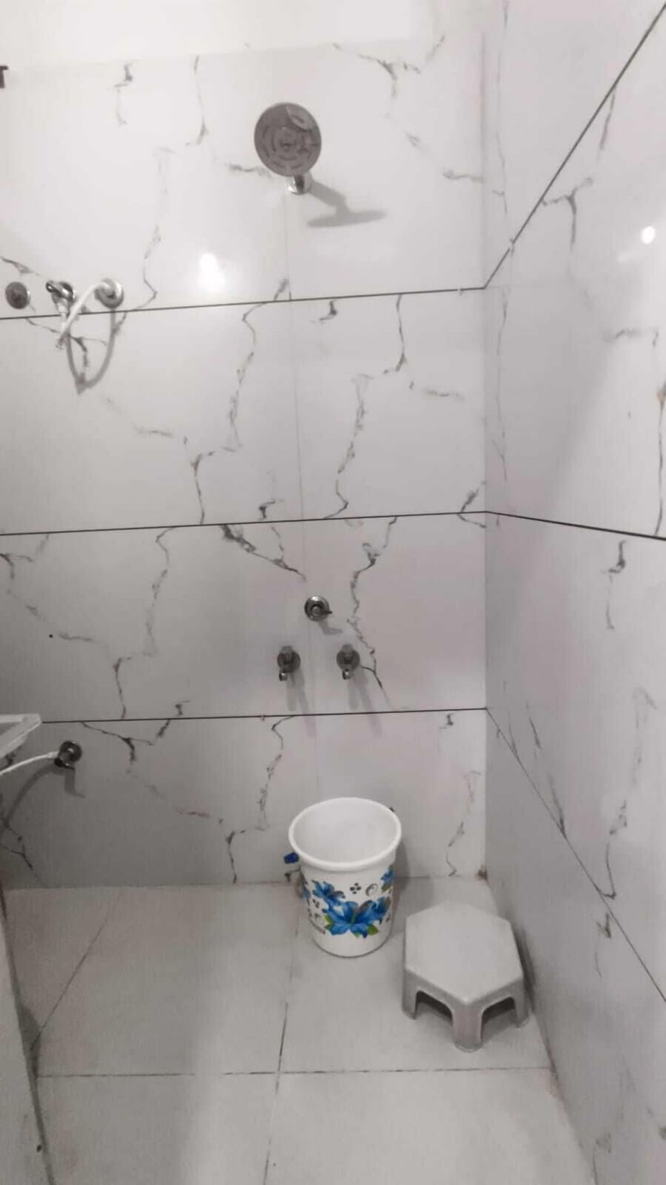 Comfort Single Room | Bathroom | Shower, free toiletries, slippers, soap