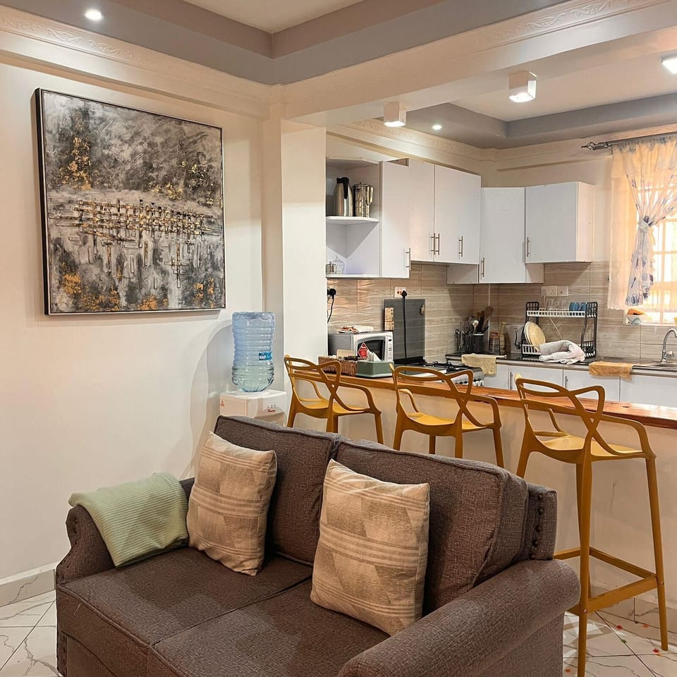 Deluxe Apartment, Garden View | Private kitchen | Fridge, microwave, cookware/dishes/utensils