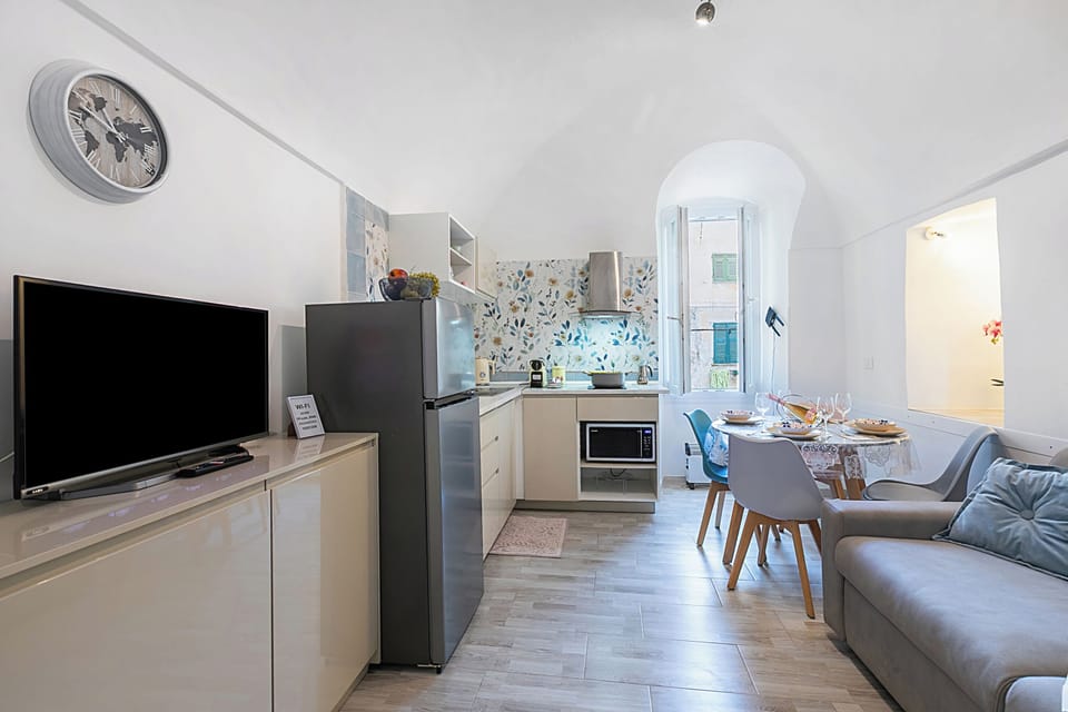 Standard Apartment, 1 Bedroom, Microwave (Casa di Ta') | Living area | 21-inch Smart TV with cable channels