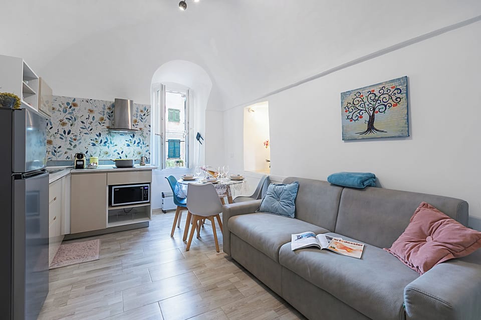 Standard Apartment, 1 Bedroom, Microwave (Casa di Ta') | Living area | 21-inch Smart TV with cable channels