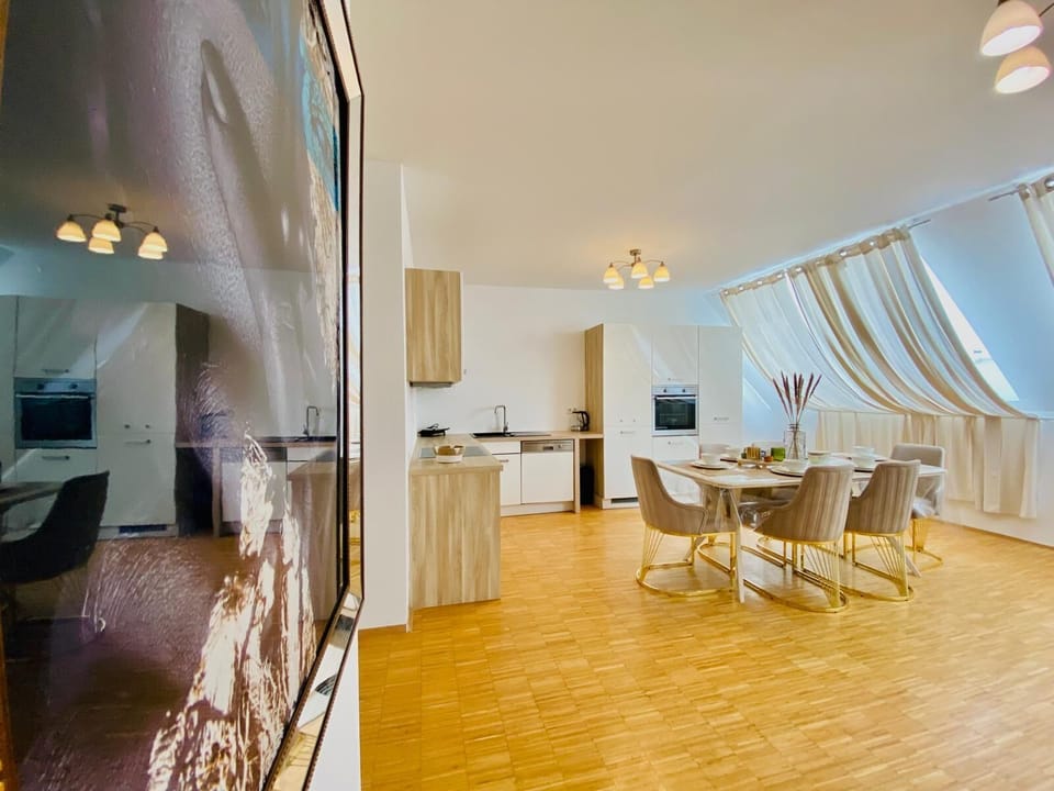 Basic Apartment | Living room