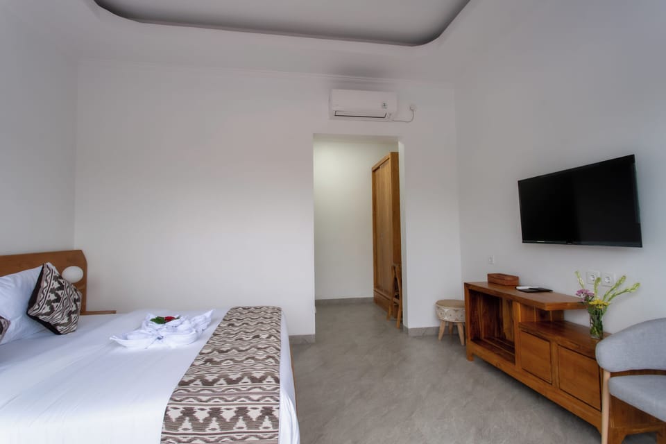 Family Villa, 4 Bedrooms | Iron/ironing board, free WiFi, bed sheets