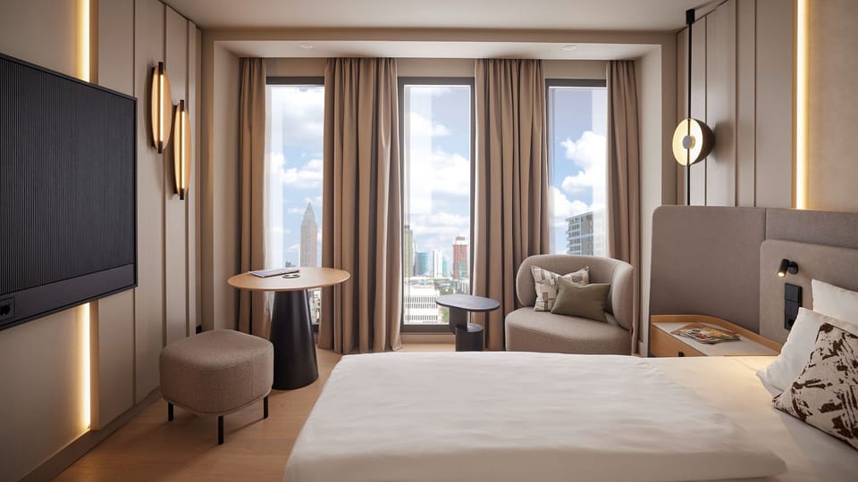 Hypo-allergenic bedding, minibar, in-room safe, blackout drapes