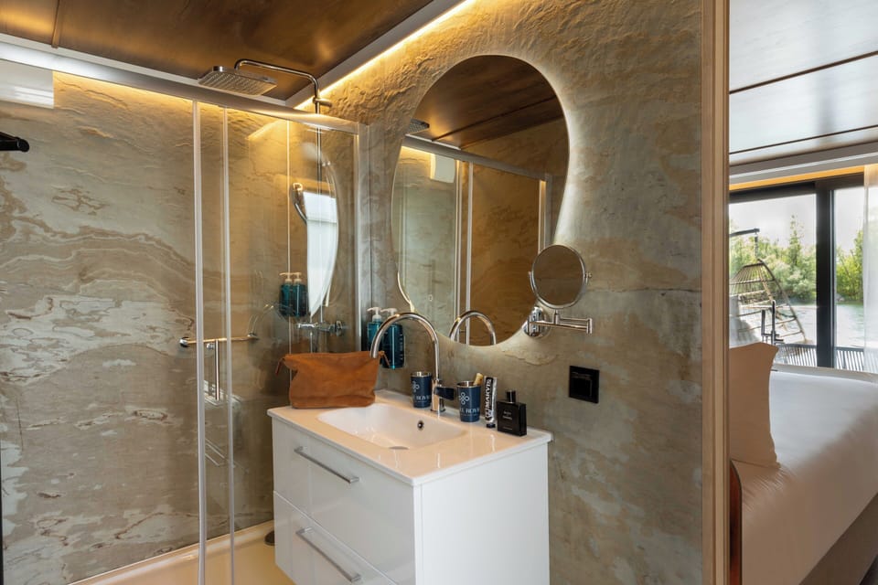 Classic Suite, Lake View | Bathroom | Separate tub and shower, hair dryer, towels, soap