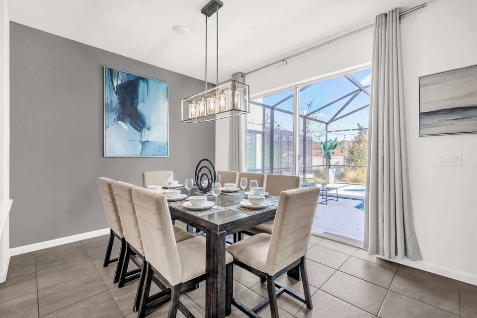 House | 8 bedrooms, desk, high-speed internet