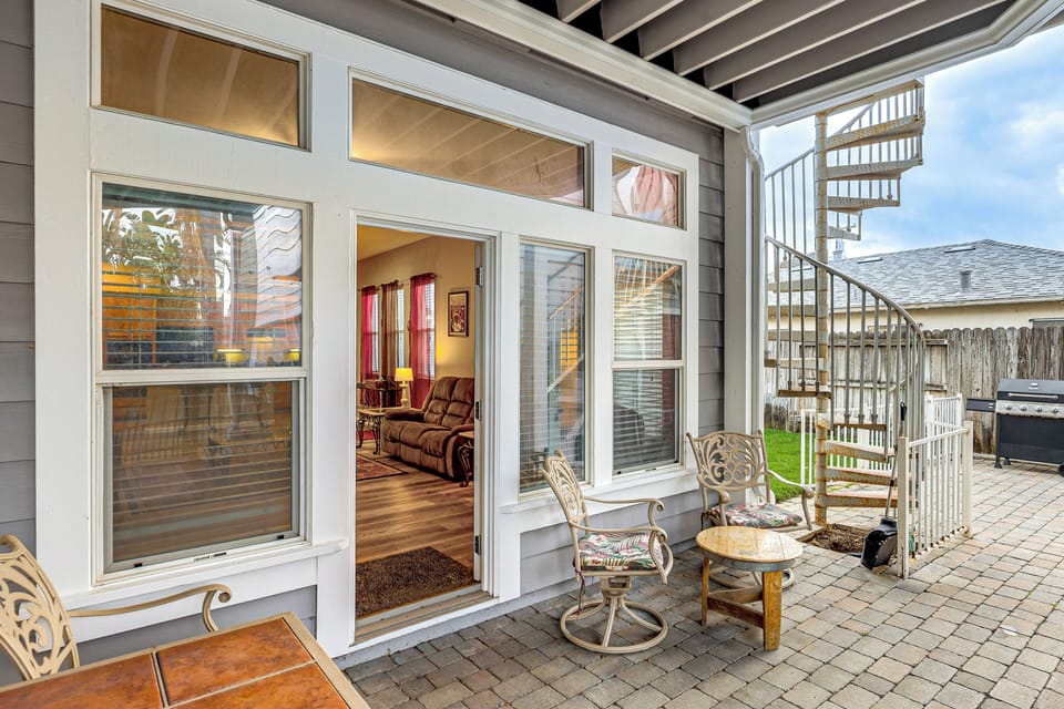 House (5 Bedrooms) | Interior