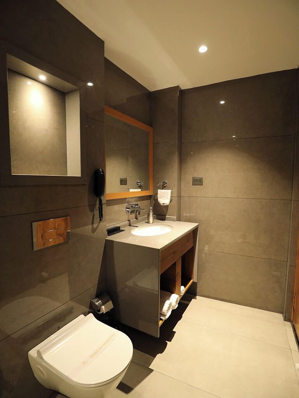 Suite Room | Bathroom | Shower, free toiletries, slippers, towels