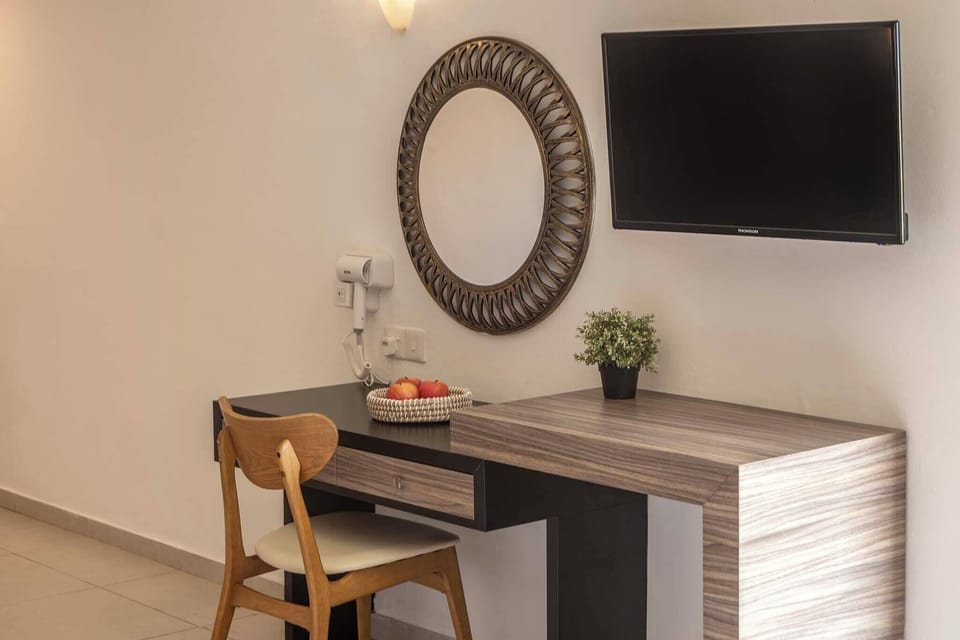 Studio Suite | In-room safe, WiFi (free)