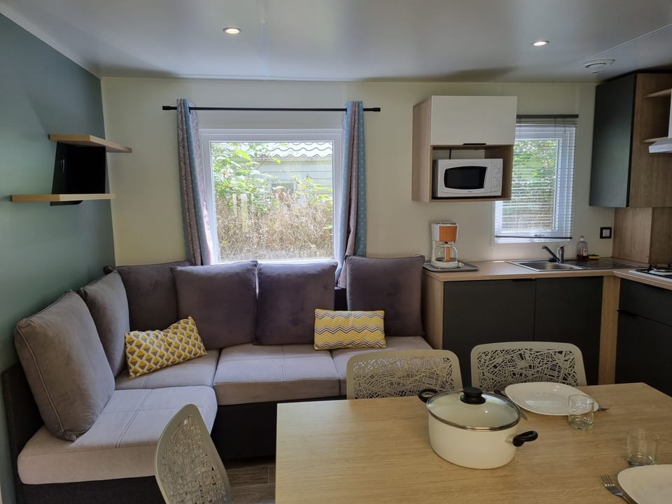Luxury Bungalow, 3 Bedrooms | Living area