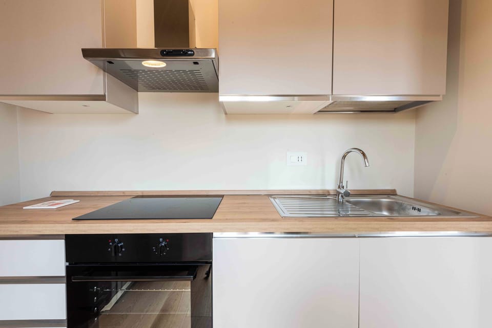 Comfort Apartment, Balcony | Private kitchen | Electric kettle