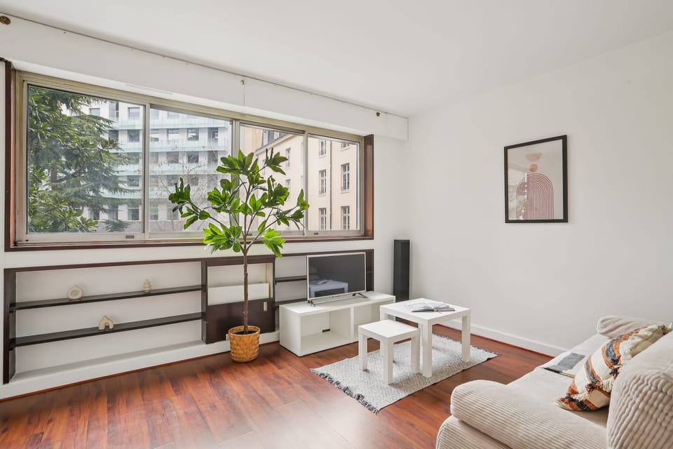 City Apartment, 1 Double Bed with Sofa bed, Non Smoking, Garden View | Living area | 40-inch Smart TV with satellite channels